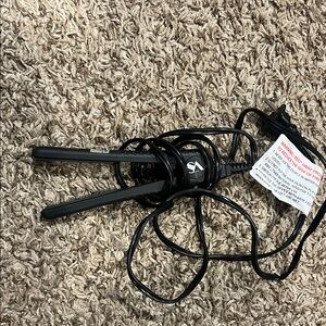 Straight Ahead Black Hair Straightener